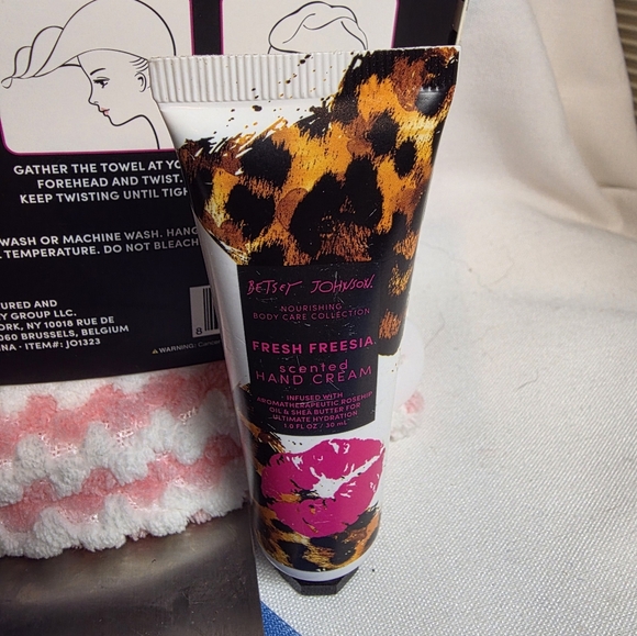 Betsey Johnson (3 Piece) Bundle - Picture 4 of 10